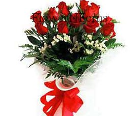 Flowernferns.com  - Pay Rs 424 for a beautiful bunch of 12 Red Roses worth Rs 499. The best part is that you can get it delivered anywhere across India!