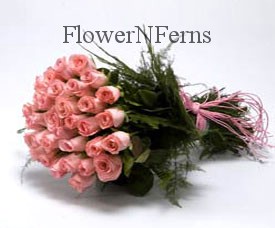Flowernferns.com  - Pay Rs 679 for a beautiful bunch of 30 Pink Roses worth Rs 799. The best part is that you can get it delivered anywhere across India!