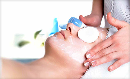 D C Lounge Circuit House Area - 40% off on Facial. Pamper Your Face!