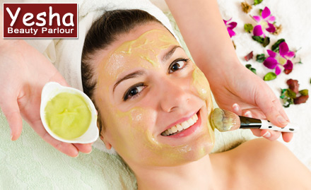 Yesha Beauty Parlour Ghatkopar West - Rs 999 for VLCC Bleach, Papaya Facial, Skin Polishing, Back Massage, Waxing & Threading