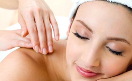 Figurette Beauty Salon Adarsh Nagar - 50% off on spa services. Body massage, scrub & body pack for 40 minutes!