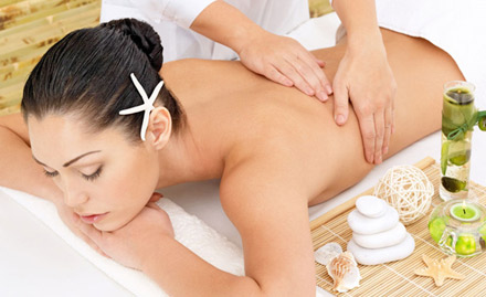 Hrittika's Beauty Clinic And Spa Dum Dum - Rs 799 for full body aroma oil massage, foot massage, steam & regular bath