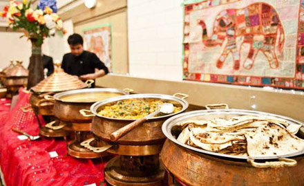 Limelight - Hotel Royal Orchid Tonk Phatak - 25% off on dinner buffet. Cosset your taste buds! 