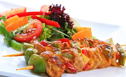 Apurba Lal's Baranagar - Rs 299 for veg or non-veg combo meal. Relish exotic delicacies with refreshing drinks!