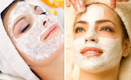 Kavita Mobile Beauty Service Home Services - Rs 619 for doorstep beauty services - oxy bleach, wine facial, fruit facial, scrubbing, cleansing, massage & more!