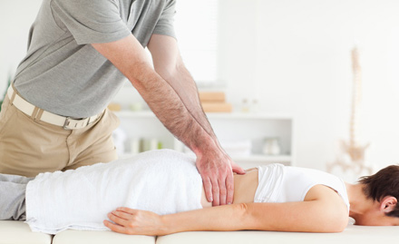 The Natural Way Majitha Road - Rs 1019 for 15 days of acupressure sessions