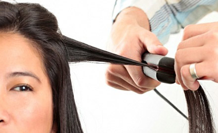 Guys N Dolls Behala - Rs 2099 for L'Oreal hair straightening or rebonding, hair cut & face clean up