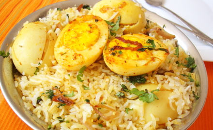 Vizag Foods Siripuram - Rs 299 for non veg combo meal- Chicken biryani, Chicken 65, butter chicken, boiled eggs & more!
