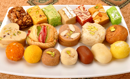 Shri Gujarat Sweets Sapna Sangeeta Road - Get 10% off on sweets & namkeens.