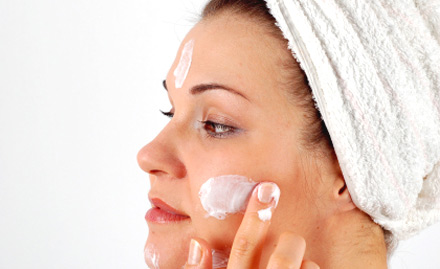Ekta Beauty Spa Shibpur - Get 35% off on Aqua Spa facial. Get back your age!