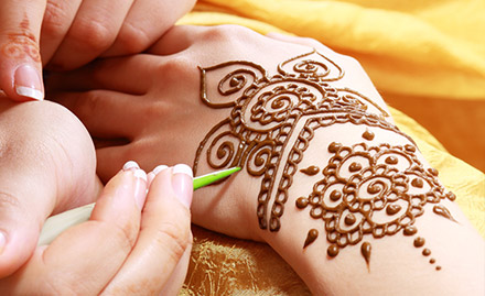 Delhi Mehandi Designers T Nagar - Enjoy 30% off on designer bridal mehandi on your special day!