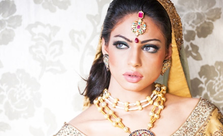Mansi Beauty Clinic Court Road - Rs 19 to get 25% off on bridal package. The perfect finishing touch!
