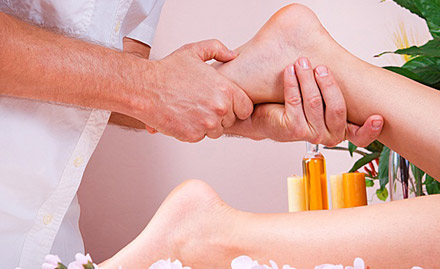 Naturopathy Yoga & Accupressure Centre Kacchi Chawni - Pay Rs 19 for 3 sittings of naturopathy and acupressure treatment!