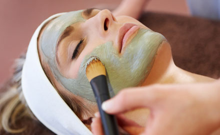 Glamour 4 U Garia - Rs 349 for facial, hair cut, threading and more!
