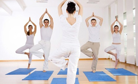 M Fitness Powai - 4 sessions of yoga or power yoga at your doorstep in just Rs 9 