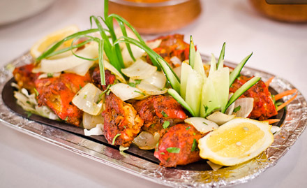 A Lua Restaurant And Bar Bambolim - 15% off on food & beverages. Gorge on delicious delicacies!