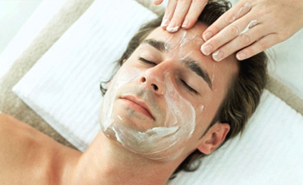 Taj Parlour Grand Road - Get 25% off on facial, hair spa, hair straightening, body massage & many more at just Rs 9