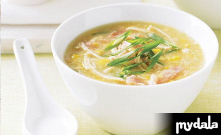De Treat Salt Lake - Combo meal for two at Rs 349. Enjoy soup, starter, noodles & more!