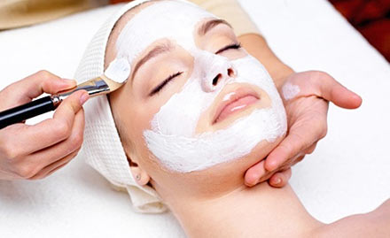 Mirrors Beauty Clinic Srinagar - 30% off on all beauty services - facial, bleach, hair cut, manicure, waxing & more