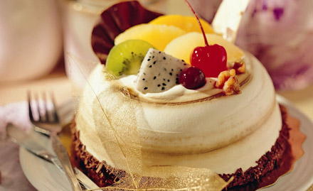 The Cake Gallery Kamla Nagar - Upto 32% off on cakes and cupcakes. Taste the finest bakery items!