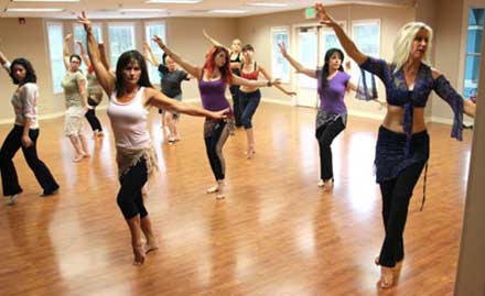Prince Dance Group Naveen Bhawan Lane - 4 dance sessions for just Rs 9. Groove your feet!