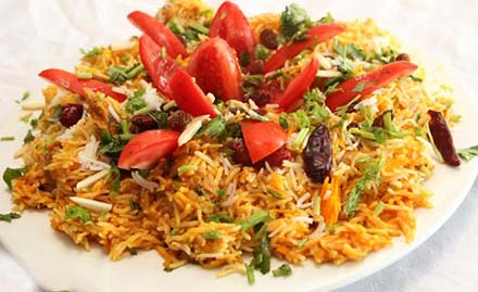 Haowin Mayur Vihar Phase 1 - 50% off on drinks or veg rice or noodles free with any 2 main course. Serving the guests with heartful delicacies!