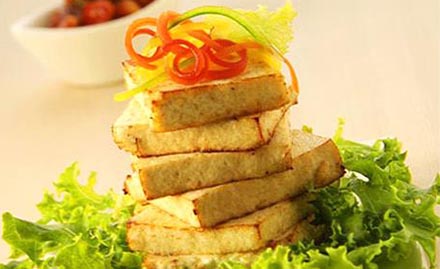 Harrys Cafe & Restaurant Chakratirtha Road - 15% off on food bill. Tantalize your taste buds!