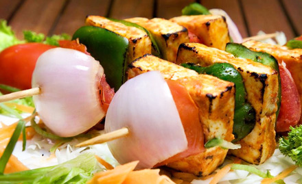 Dilli Darbar Janakpuri - 15% off on food bill. Delicious North Indian and Chinese delicacies!