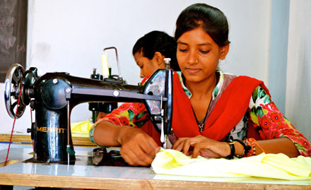 Arun Tailoring Institute of Fashion Designing Anna Nagar - 50% off on tailoring course. Also get 1 month sessions of machine mechanism, expert designing and screen printing absolutely free!