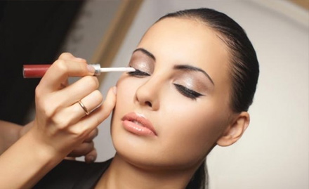 Die Young Home Services - 40% off on bridal and party makeup at your doorstep. Look ravishing!