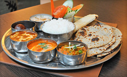 Utsav Manoharpukur - Veg or non-veg thali at just Rs 399. Enjoy delicious meal!