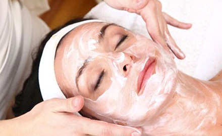 Chhaya Beauty Parlour New Rajinder Nagar - Pay Rs 599 to get fruit facial, bleach, waxing and more. Time to beautify yourself!