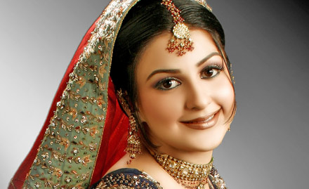 Rizzz Parlour Doorstep Services - 40% off on bridal package. Hassle free services at your doorstep!