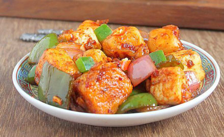Lee's China Town Vasai - 20% off on total bill. Surprising array of aromatic Chinese dishes!
