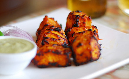 Meatos Restaurant Jhusi - 25% off on food bill. Enjoy Indian & Chinese cuisine!