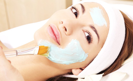 Ashwe Beauty Ladies Parlour Ponmalai Patti - 60% off on beauty package. Get bleach, fruit facial, manicure, pedicure, waxing & more!