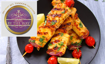 Hollywood Restaurant Patia - 15% off on total bill. Enjoy North Indian, Mughlai and Chinese dishes!