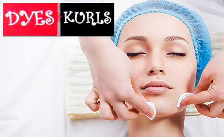 Dyes & Kurls Goregaon West - Rs 518 for get bleach, clean up, spa manicure, spa pedicure and waxing!