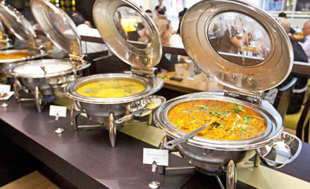 Natraj SP Mukherjee Road - Rs 429 for veg buffet. Enjoy North Indian and South Indian cuisines!