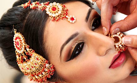 Sasi's Ladies Beauty Parlour Vadavalli - 50% off on bridal package. Get a stunning look!