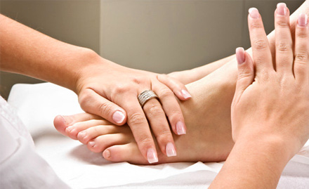 Ojas Day Spa Porur - Rs 2499 for full body massage. Choose from aromatherapy, deep tissue or Swedish massage!