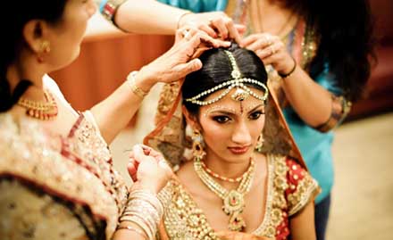 Latha Beauty Parlour Thiruverkkadu - Rs 4000 for bridal package. Get bridal hair, bridal makeup and saree draping!