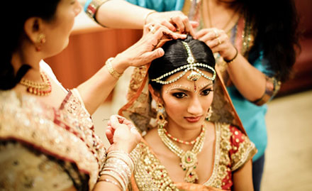Stylo Professional Keshtopur - 50% off on pre-bridal & bridal packages. Get bridal makeup, hair styling and more!