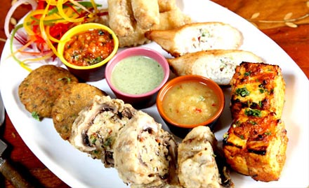 Bites Sector 48 - 30% off on a minimum billing of Rs 300. Enjoy North Indian and Chinese dishes!
