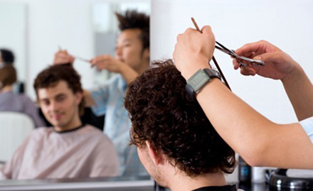 Versatile Beauty Lounge VIP Road - 40% off on salon services. Get facial, haircut, manicure and more!