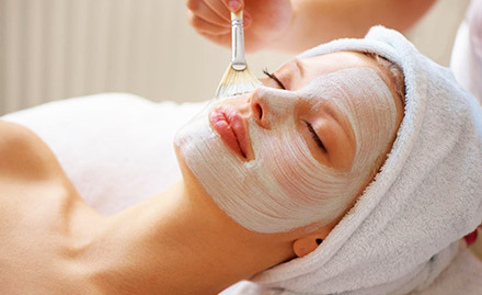 Professional Parlour Services Home Services - Beauty and wellness package starting at Rs 579. Get Oxy bleach, Swedish massage, foot spa and more!