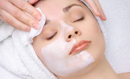 New Indrani Ladies Beauty Parlor Baghajatin More - Get fruit facial, haircut, waxing, back massage and more at just Rs 299!