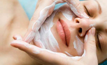 V G Beauty Care Saligramam - 40% off! Get gold facial, skin brightening facial, pearl facial, fruit facial and more!