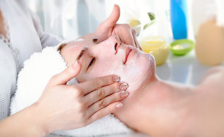 Makeover Beauty Salon Lower Parel - 40% off on a minimum billing of Rs 500. Get facial, manicure, hair spa, body polishing and more!