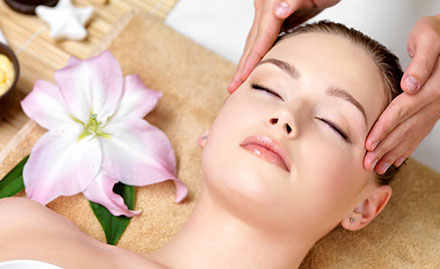 Cedare De Salon & Spa Keshtopur - Rs 599 for full body massage, foot massage, spa pedicure, face cleanup, hair wash & more!
